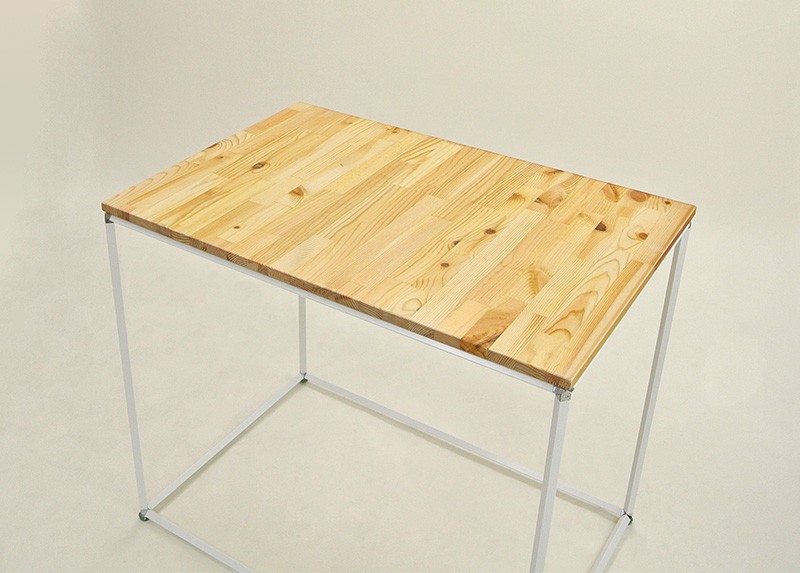 ビボサイコロテーブル(白パイプ) | 什器のレンタル・販売「ナイガイディスプレイ」